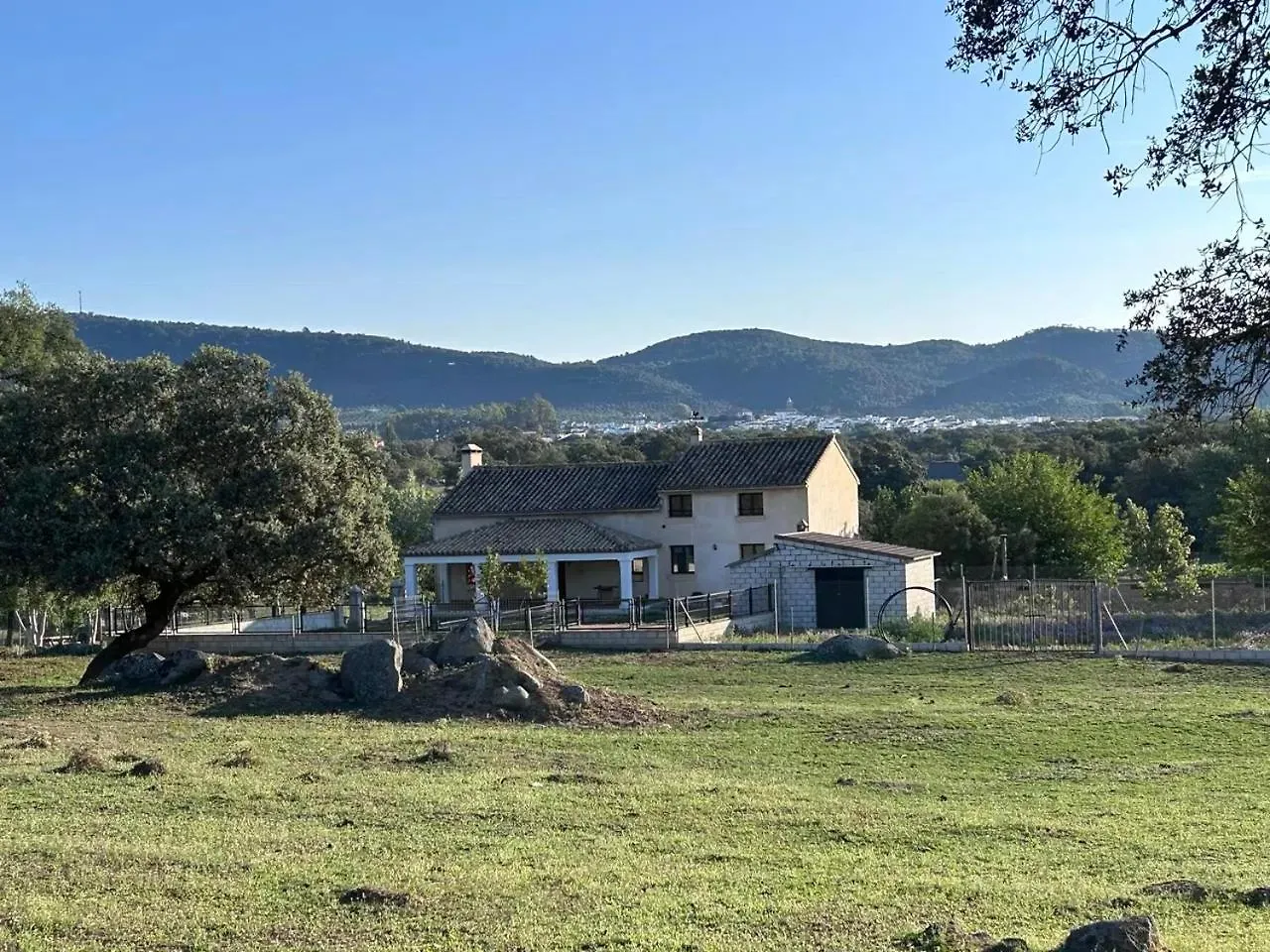 Casa Rural La Charquera El Pedroso Chalet